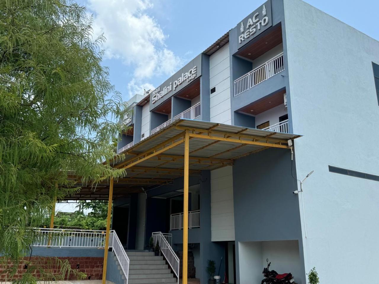 Hotel Shalini Palace Ratnāgiri Kültér fotó